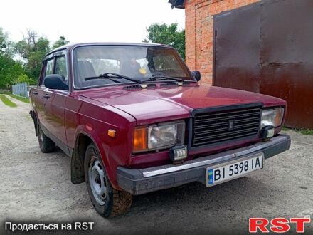 ВАЗ 2107 2001 в Лубнах на Automoto.ua Красный ВАЗ 2107, объемом двигателя 1.5 л и пробегом 200 тыс. км за 750 $, фото 1 на Automoto.ua