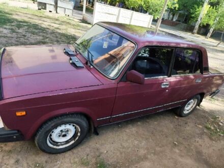ВАЗ 2107 2002 в Никополе на Automoto.ua Красный ВАЗ 2107, объемом двигателя 1.5 л и пробегом 250 тыс. км за 500 $, фото 1 на Automoto.ua