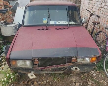 ВАЗ 2107 2002 в Ковель на Automoto.ua Красный ВАЗ 2107, объемом двигателя 1.5 л и пробегом 9 тыс. км за 143 $, фото 1 на Automoto.ua