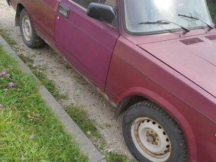 ВАЗ 2107 2002 у Івано-Франківську на Automoto.ua Червоний ВАЗ 2107, об'ємом двигуна 1.5 л та пробігом 52 тис. км за 1200 $, фото 1 на Automoto.ua