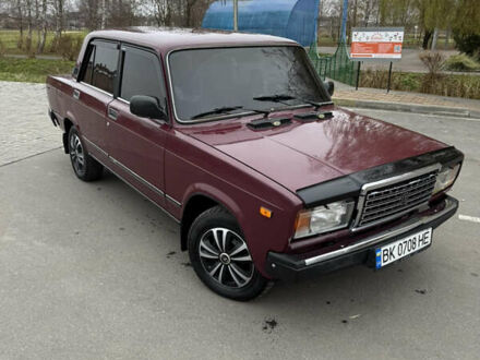 Красный ВАЗ 2107, объемом двигателя 1.57 л и пробегом 85 тыс. км за 1799 $, фото 1 на Automoto.ua