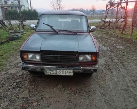 Красный ВАЗ 2107, объемом двигателя 1.6 л и пробегом 100 тыс. км за 320 $, фото 1 на Automoto.ua