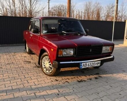 Красный ВАЗ 2107, объемом двигателя 1.45 л и пробегом 200 тыс. км за 1100 $, фото 1 на Automoto.ua