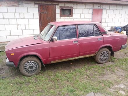 Красный ВАЗ 2107, объемом двигателя 0 л и пробегом 250 тыс. км за 900 $, фото 1 на Automoto.ua