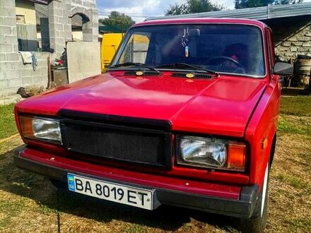 Красный ВАЗ 2107, объемом двигателя 1.6 л и пробегом 300 тыс. км за 1800 $, фото 1 на Automoto.ua