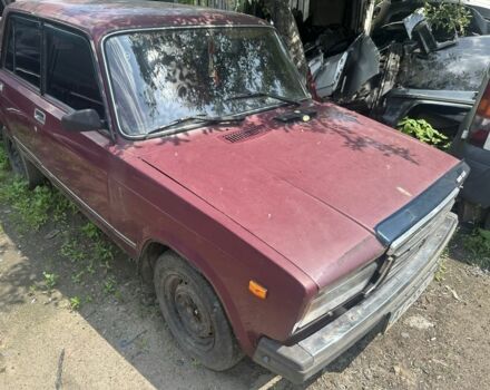 Красный ВАЗ 2107, объемом двигателя 1.3 л и пробегом 200 тыс. км за 557 $, фото 1 на Automoto.ua