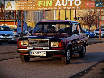 ВАЗ 2107 2003 у Черкасах на Automoto.ua Червоний ВАЗ 2107, об'ємом двигуна 1.6 л та пробігом 268 тис. км за 1250 $, фото 1 на Automoto.ua