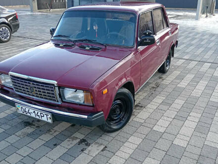 ВАЗ 2107 2003 в Сваляве на Automoto.ua Красный ВАЗ 2107, объемом двигателя 1.6 л и пробегом 60 тыс. км за 1000 $, фото 1 на Automoto.ua