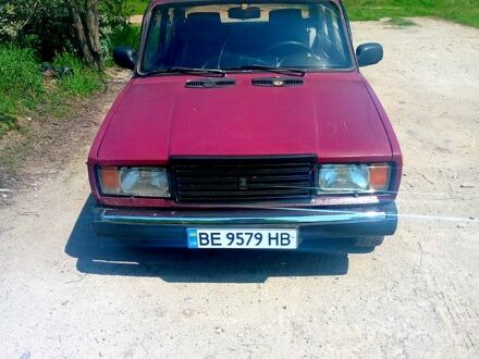 ВАЗ 2107 2003 в Очакове на Automoto.ua Красный ВАЗ 2107, объемом двигателя 1.5 л и пробегом 234 тыс. км за 720 $, фото 1 на Automoto.ua