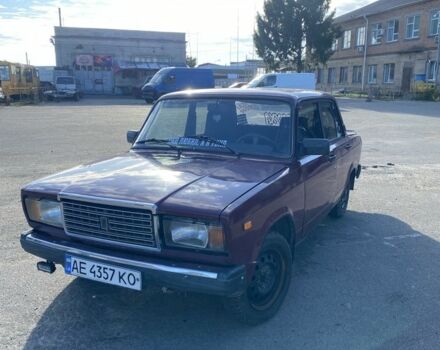 Красный ВАЗ 2107, объемом двигателя 1.5 л и пробегом 352 тыс. км за 801 $, фото 1 на Automoto.ua