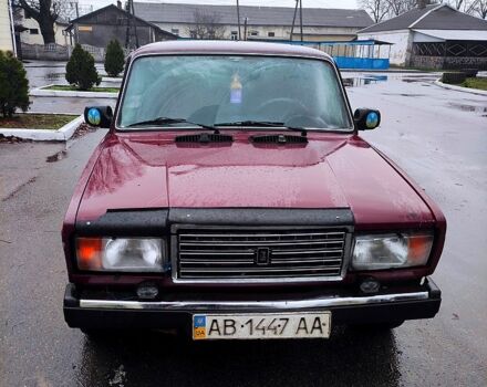 Красный ВАЗ 2107, объемом двигателя 1.5 л и пробегом 200 тыс. км за 1000 $, фото 1 на Automoto.ua
