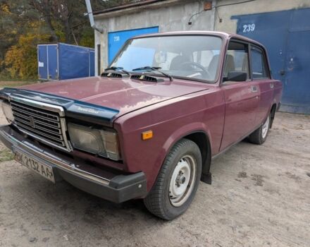 Красный ВАЗ 2107, объемом двигателя 1.5 л и пробегом 144 тыс. км за 1500 $, фото 1 на Automoto.ua