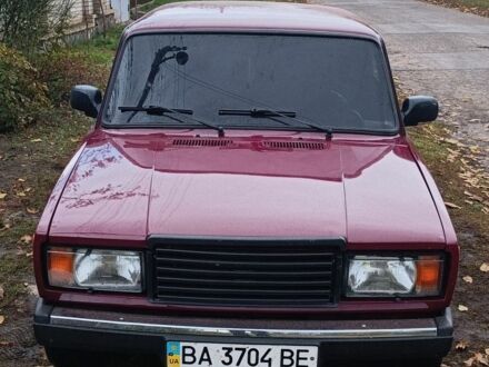 ВАЗ 2107 2004 у Новоукраинке на Automoto.ua Червоний ВАЗ 2107, об'ємом двигуна 1.5 л та пробігом 99 тис. км за 1426 $, фото 1 на Automoto.ua