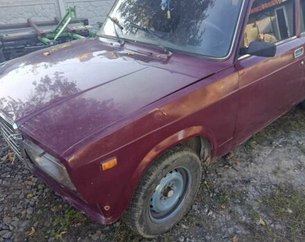 Красный ВАЗ 2107, объемом двигателя 1.5 л и пробегом 814 тыс. км за 800 $, фото 1 на Automoto.ua