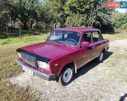 Красный ВАЗ 2107, объемом двигателя 1.5 л и пробегом 30 тыс. км за 1900 $, фото 1 на Automoto.ua