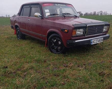 Красный ВАЗ 2107, объемом двигателя 1.5 л и пробегом 98 тыс. км за 1000 $, фото 1 на Automoto.ua