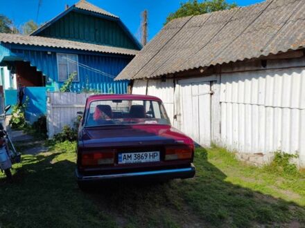 Красный ВАЗ 2107, объемом двигателя 1.5 л и пробегом 112 тыс. км за 1000 $, фото 1 на Automoto.ua