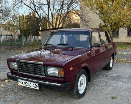 ВАЗ 2107 2005 у Каменце-Подольском на Automoto.ua Червоний ВАЗ 2107, об'ємом двигуна 1.5 л та пробігом 140 тис. км за 1600 $, фото 1 на Automoto.ua