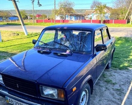 Красный ВАЗ 2107, объемом двигателя 1.5 л и пробегом 65 тыс. км за 1000 $, фото 1 на Automoto.ua