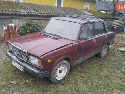 Красный ВАЗ 2107, объемом двигателя 1.5 л и пробегом 100 тыс. км за 550 $, фото 1 на Automoto.ua