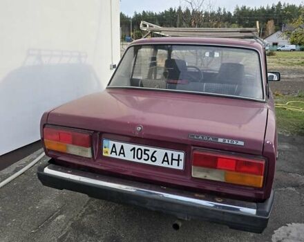 Красный ВАЗ 2107, объемом двигателя 1.5 л и пробегом 734 тыс. км за 1100 $, фото 1 на Automoto.ua