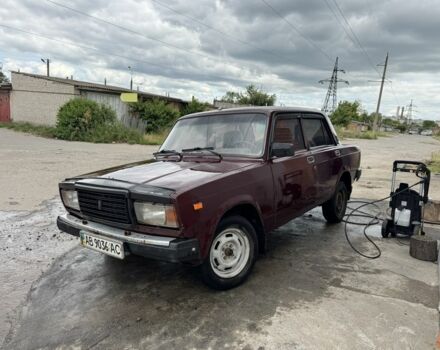 Красный ВАЗ 2107, объемом двигателя 1.5 л и пробегом 150 тыс. км за 500 $, фото 1 на Automoto.ua