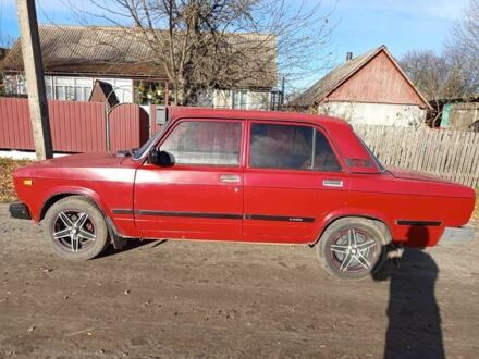 Красный ВАЗ 2107, объемом двигателя 1.5 л и пробегом 500 тыс. км за 1300 $, фото 1 на Automoto.ua