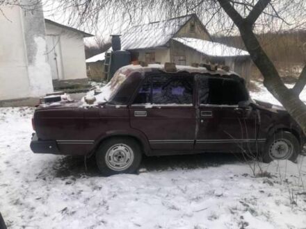 Красный ВАЗ 2107, объемом двигателя 7 л и пробегом 84 тыс. км за 400 $, фото 1 на Automoto.ua