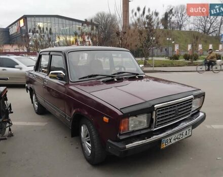 Красный ВАЗ 2107, объемом двигателя 1.5 л и пробегом 100 тыс. км за 1100 $, фото 1 на Automoto.ua