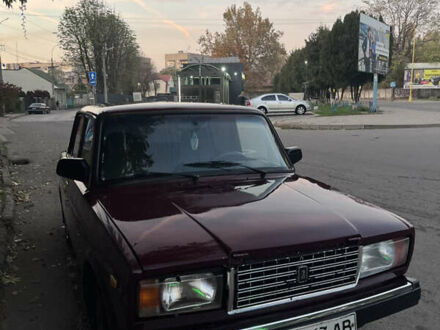 ВАЗ 2107 2005 в Ужгороде на Automoto.ua Красный ВАЗ 2107, объемом двигателя 0 л и пробегом 37 тыс. км за 1000 $, фото 1 на Automoto.ua