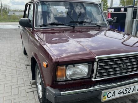 ВАЗ 2107 2006 у Кропивницькому (Кіровограді) на Automoto.ua Червоний ВАЗ 2107, об'ємом двигуна 1.5 л та пробігом 3 тис. км за 1200 $, фото 1 на Automoto.ua