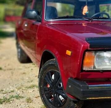 Красный ВАЗ 2107, объемом двигателя 1.5 л и пробегом 100 тыс. км за 950 $, фото 1 на Automoto.ua