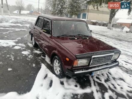 Красный ВАЗ 2107, объемом двигателя 1.5 л и пробегом 130 тыс. км за 2100 $, фото 1 на Automoto.ua