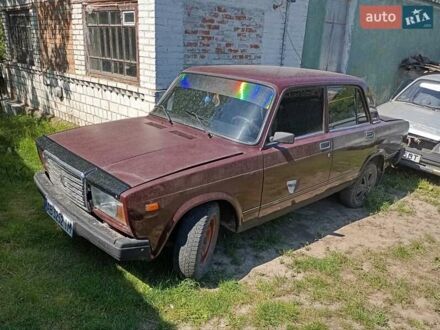 ВАЗ 2107 2006 в Тульчине на Automoto.ua Красный ВАЗ 2107, объемом двигателя 1.5 л и пробегом 100 тыс. км за 800 $, фото 1 на Automoto.ua