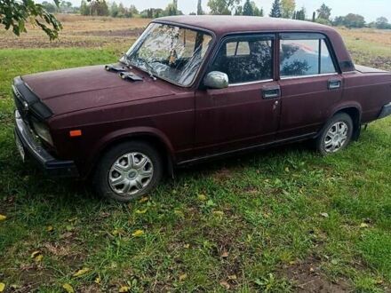 Красный ВАЗ 2107, объемом двигателя 1.5 л и пробегом 35 тыс. км за 950 $, фото 1 на Automoto.ua