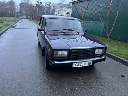 Красный ВАЗ 2107, объемом двигателя 1.5 л и пробегом 140 тыс. км за 1100 $, фото 1 на Automoto.ua