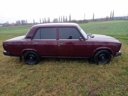 Красный ВАЗ 2107, объемом двигателя 1.5 л и пробегом 100 тыс. км за 1200 $, фото 1 на Automoto.ua