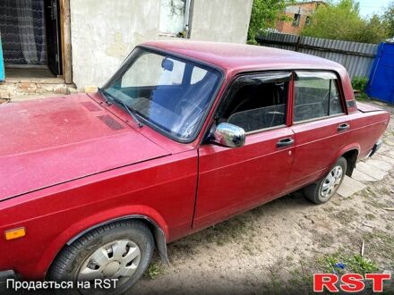 ВАЗ 2107 2007 в Чугуеве на Automoto.ua Красный ВАЗ 2107, объемом двигателя 16 л и пробегом 82 тыс. км за 840 $, фото 1 на Automoto.ua