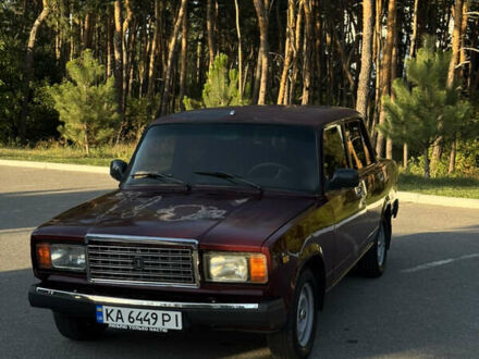 ВАЗ 2107 2007 в Киеве на Automoto.ua Красный ВАЗ 2107, объемом двигателя 1.45 л и пробегом 201 тыс. км за 1450 $, фото 1 на Automoto.ua