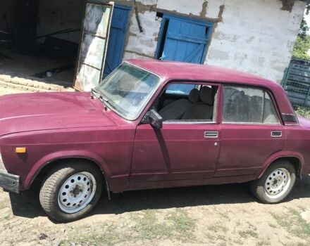 Красный ВАЗ 2107, объемом двигателя 1.5 л и пробегом 200 тыс. км за 965 $, фото 1 на Automoto.ua
