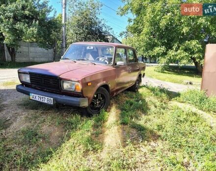 Красный ВАЗ 2107, объемом двигателя 1.6 л и пробегом 200 тыс. км за 900 $, фото 1 на Automoto.ua