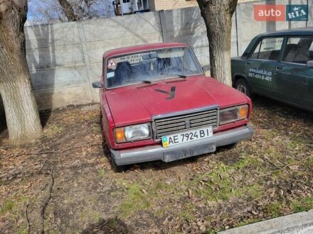 Красный ВАЗ 2107, объемом двигателя 1.5 л и пробегом 200 тыс. км за 700 $, фото 1 на Automoto.ua