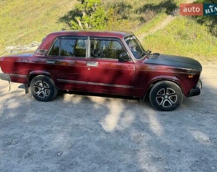 Красный ВАЗ 2107, объемом двигателя 1.57 л и пробегом 130 тыс. км за 1700 $, фото 1 на Automoto.ua