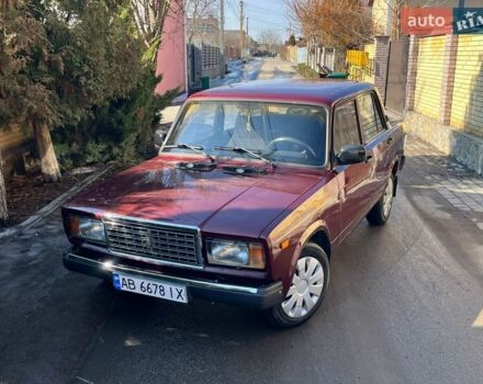 Красный ВАЗ 2107, объемом двигателя 1.45 л и пробегом 92 тыс. км за 1750 $, фото 1 на Automoto.ua
