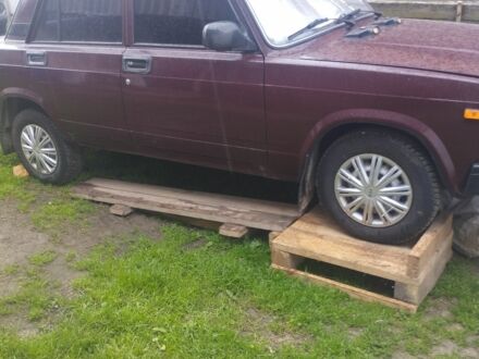 Красный ВАЗ 2107, объемом двигателя 1.5 л и пробегом 55 тыс. км за 1400 $, фото 1 на Automoto.ua