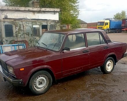 Красный ВАЗ 2107, объемом двигателя 1.5 л и пробегом 62 тыс. км за 800 $, фото 1 на Automoto.ua