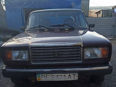 ВАЗ 2107 2009 у Баштанке на Automoto.ua Червоний ВАЗ 2107, об'ємом двигуна 1.5 л та пробігом 180 тис. км за 2000 $, фото 1 на Automoto.ua