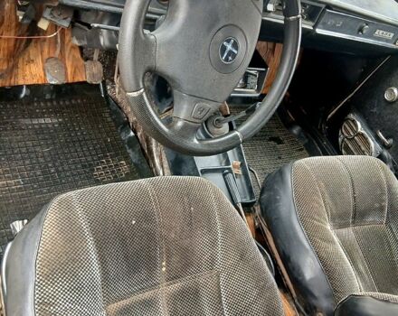 ВАЗ 2107 1990 в Снигиревке на Automoto.ua ВАЗ 2107, объемом двигателя 1.6 л и пробегом 300 тыс. км за 650 $, фото 1 на Automoto.ua