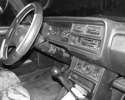 ВАЗ 2107, объемом двигателя 1.3 л и пробегом 3 тыс. км за 2000 $, фото 4 на Automoto.ua