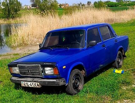 ВАЗ 2107 1990 у Червоноград на Automoto.ua ВАЗ 2107, об'ємом двигуна 15 л та пробігом 211 тис. км за 700 $, фото 1 на Automoto.ua